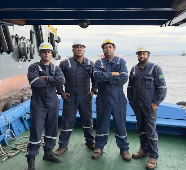 Telecomunicacoes-offshore-equipe-Sea-Radio Telecomunicações Offshore. Equipe de Suporte de TI para Navios